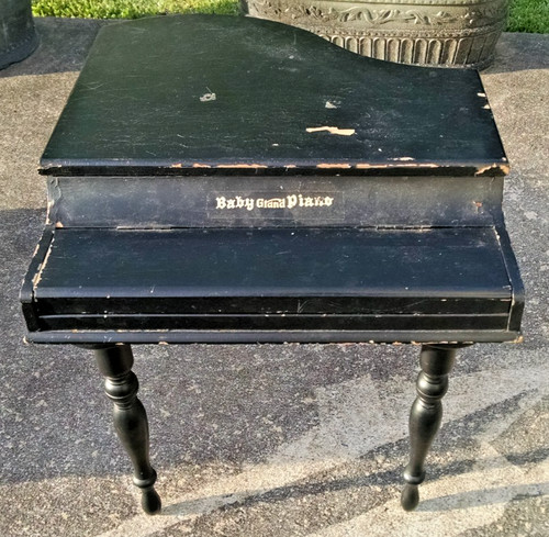 Baby grand piano child - piano, child's