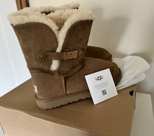 UGG Bailey Ugg Metal Graphic Women’s Short Boots Suede Tan Size UK 6