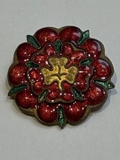 Super Rare Girl Guides Hampshire Rose Enamel Long Service Badge 1974