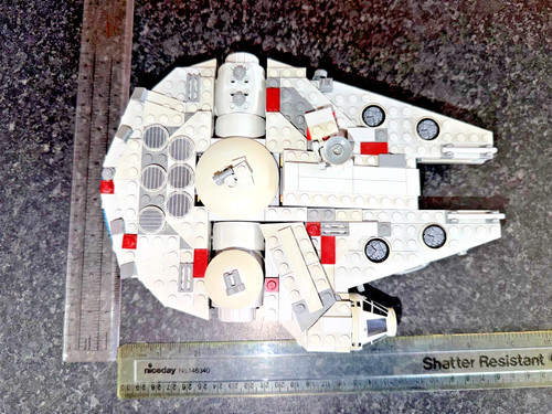 Millenium falcon lego - millenium,