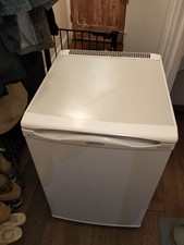  HOTPOINT FRIDGE UNDER COUNTER