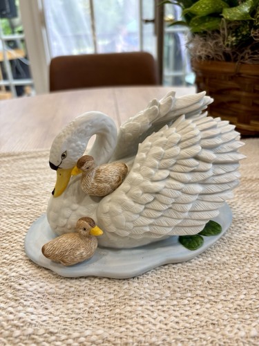 Homco 1427 porcelain swan - homco,