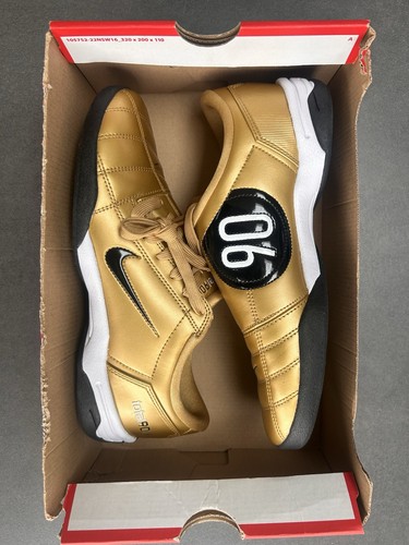 Nike total metallic gold - 90,
