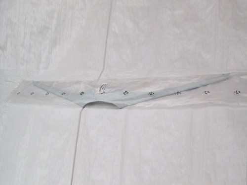 Toyota yaris bumper grille - toyota,