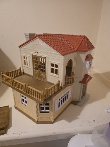Sylvanian families red roof - red,