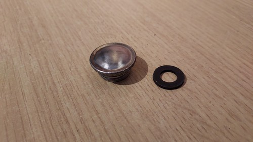 Small fuel filler cap - cap, and