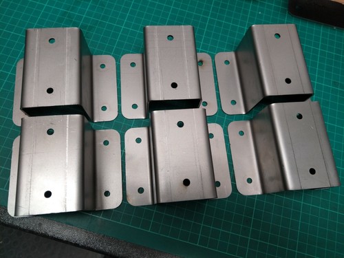 Fence post wall fixing bracket
