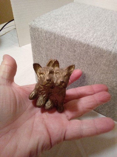 Vintage brass colored metal - vintage,