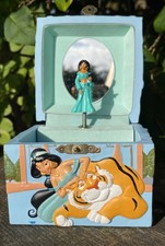 Vintage 1992 Disney Aladdin Musical Jewellery Trinket Box / Plush Doll Princess