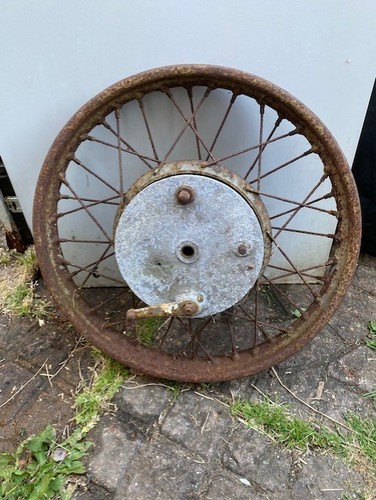 Motorcycle front wheel