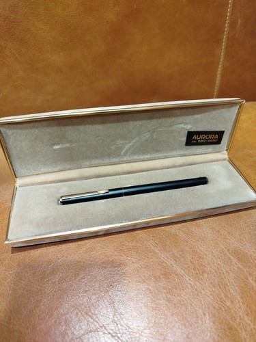 Aurora hastil fountain pen - aurora,