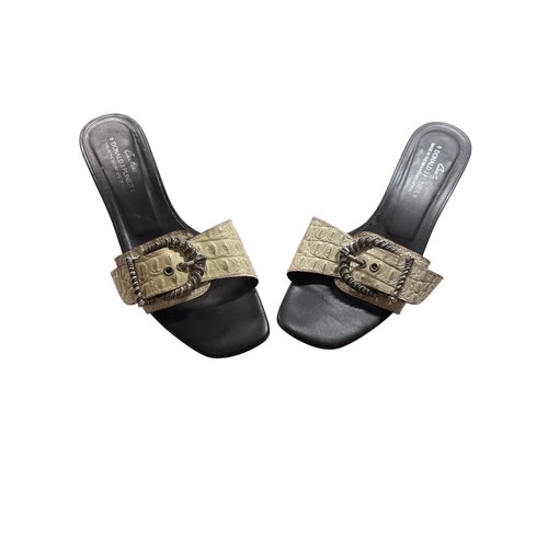 Donald pliner womens - j, m