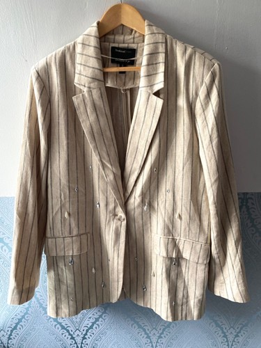 River island size - river,