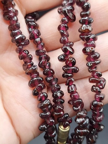 Vintage garnet bead necklace - garnet,
