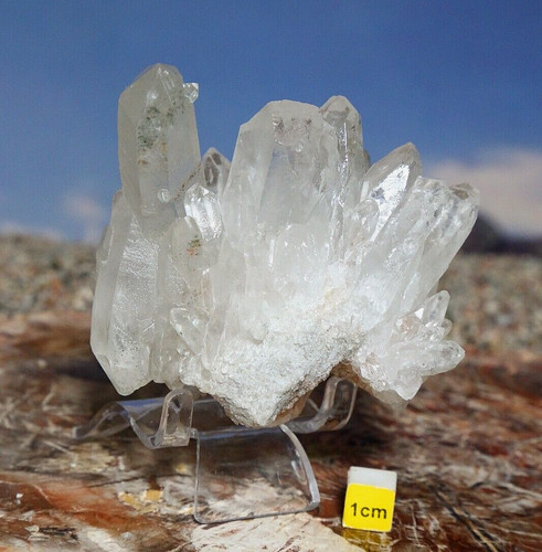 Clear quartz rock - clear,