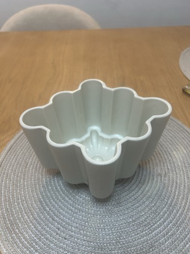 Lovely vintage ceramic - lovely,