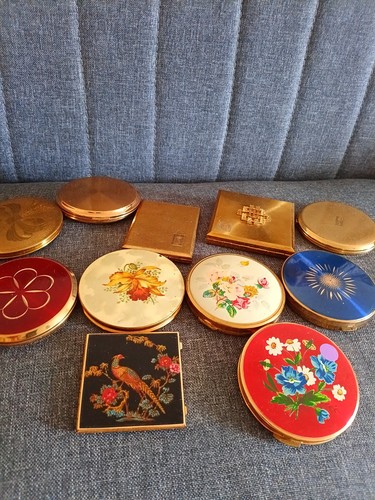 Lot vintage makeup - of, 10