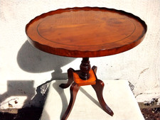 LARGE VINTAGE OVAL CARVED WOOD