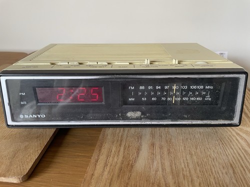 Sanyo 5100 vintage alarm - rm,