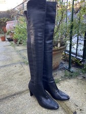 STUART WEITZMAN RUSSELL