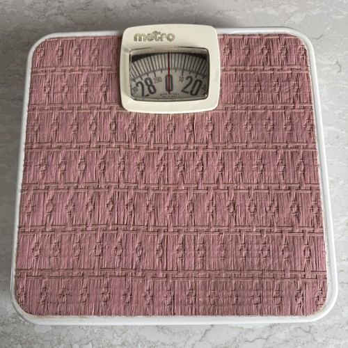 Vintage fashion metro bathroom - vintage,