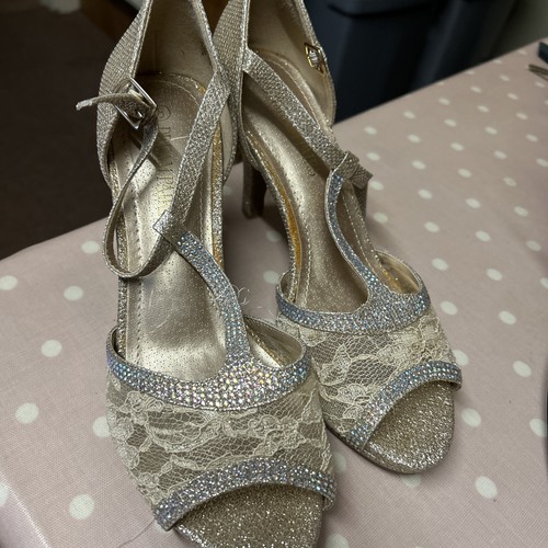 Dreamlands size gold sparkly - size,