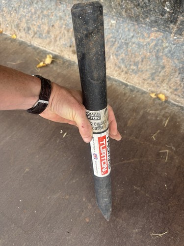 Chisel tip breaker - tip,