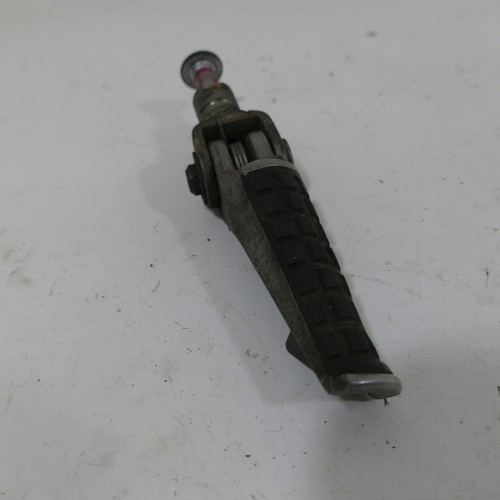 Kawasaki 750 p footrest - kawasaki,