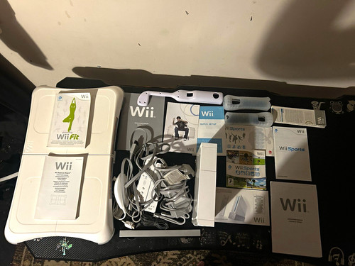 Nintendo wii white console - nintendo,