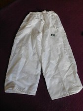 MEDIUM WHITE CROWN BOWLS TROUSERS