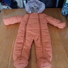 UNISEX BABY HOODED SNOWSUIT IN BURNT ORANGE FLEECE LINED AGE 6-9 MONTHS