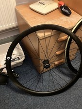 CARBON WHEELSET 700C 40MM TUBELESS READY. HAND BUILT FOR RACING/ ROADBIKE