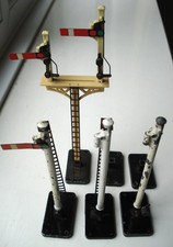 Tri-ang Semaphore Signals Mixed Lot, R43 & R.140/R.142, for Spares or Repair