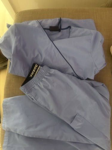 Dickies women scrubs size s - scrubs,