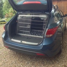 Pet World Hyundai I40 Sloping
