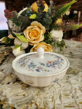 Vintage Wedgewood Angela Pattern Plain Edge Murray/Powder Bowl With Lid Boxed