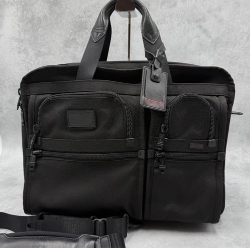 Excellent condition tumi - excellent,