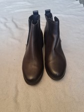 Womens Black Leather Chelsea Style Boots Size 7 Tu Brand Used Good Condition Zip
