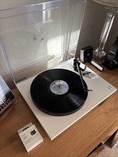 Rega Planar 1 Gloss White