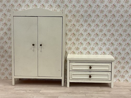 Vintage dolls house - vintage,