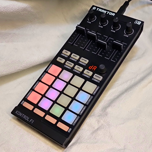 Traktor kontrol stems - f1,