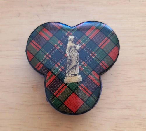 Tartan ware trefoil pin - trefoil,