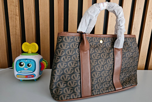 Women logo canvas tote - tote, top