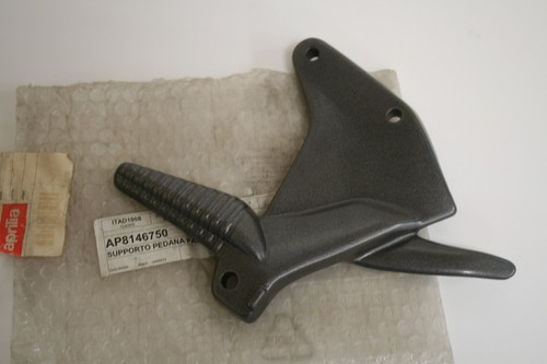 Right rear footrest support - right,