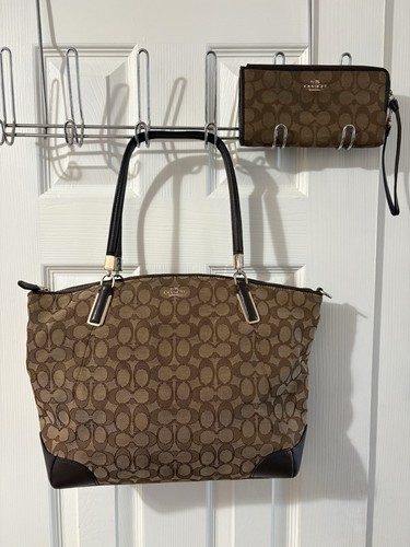 Coach signature logo brown - coach,