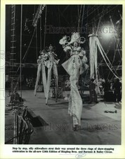 1995 Press Photo Ringling Bros. & Barnum & Bailey Circus Clowns Walk on Stilts