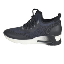 Ash Trainers Lifting Whale