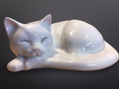 Just cats sleeping - just, co