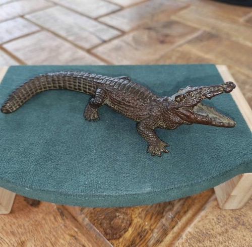 Lovely solid bronze crocodile - solid,