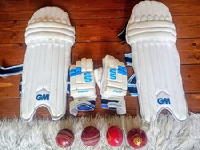 Set of GM Junior cricket pads